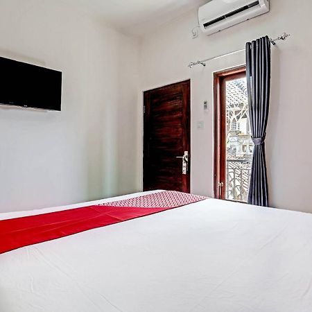 Oyo 91080 Kubu D&D Guesthouse Seminyak  Luaran gambar